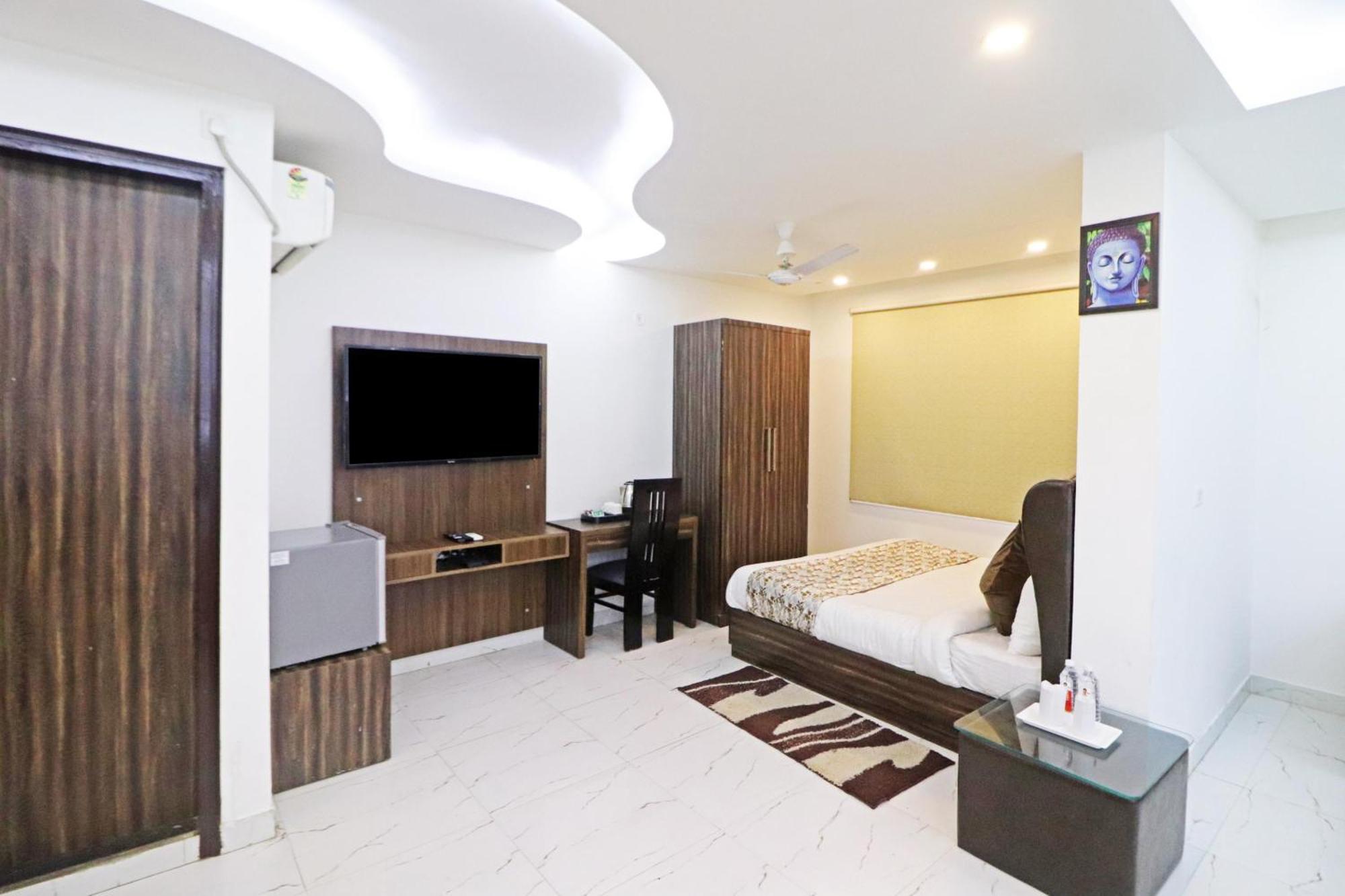 Hotel Mayda Prime Near Delhi Airport Нью-Дели Экстерьер фото